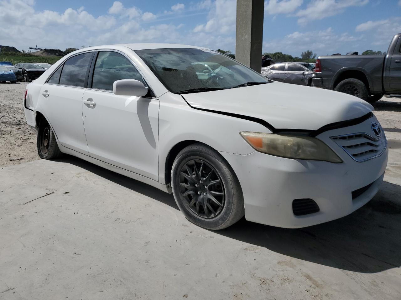 2010 Toyota Camry - Image 4
