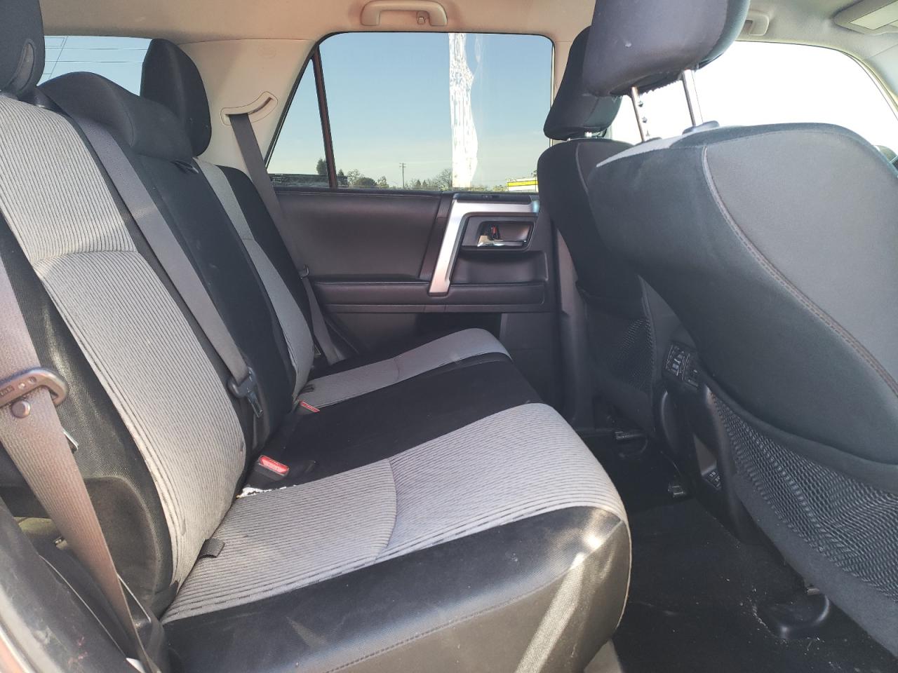 2020 Toyota 4Runner - Image 11