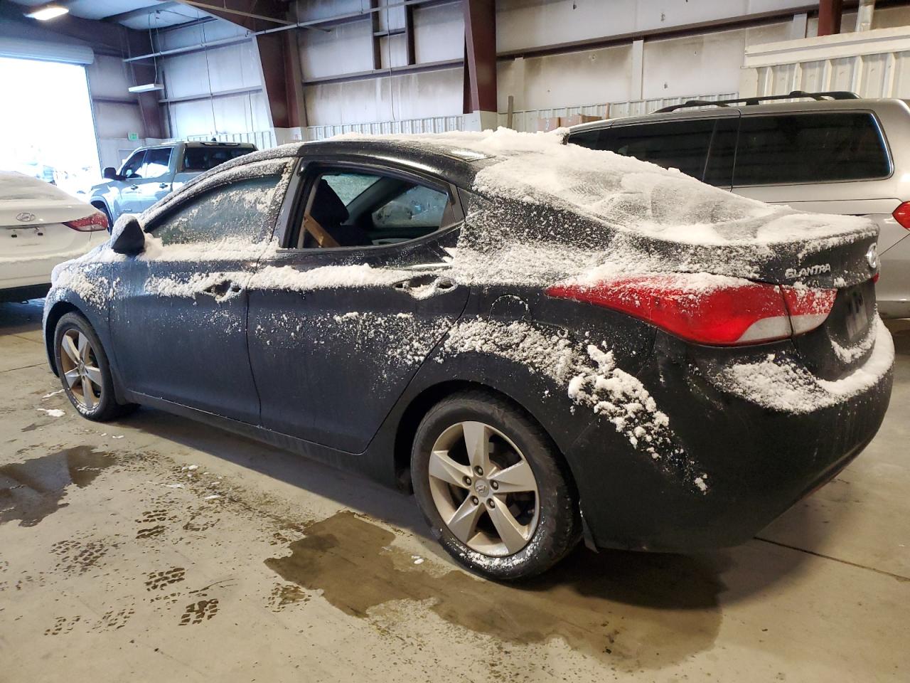 2013 Hyundai Elantra - Image 2