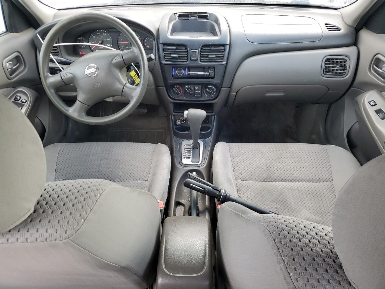 2004 Nissan Sentra - Image 8