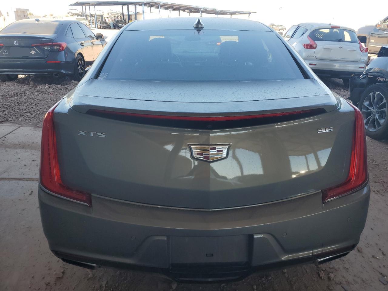 2019 Cadillac XTS - Image 6
