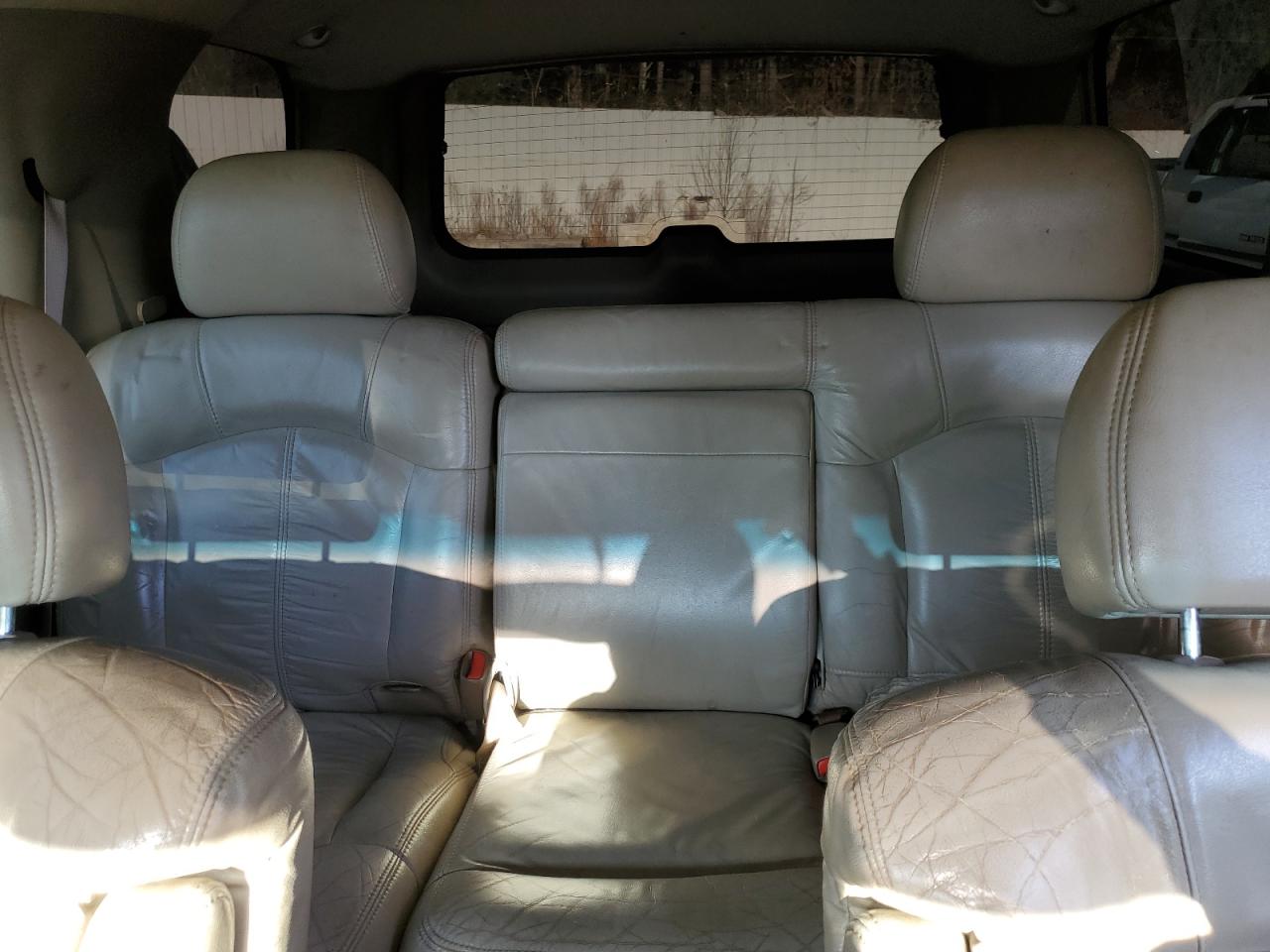 2002 Chevrolet Tahoe - Image 10