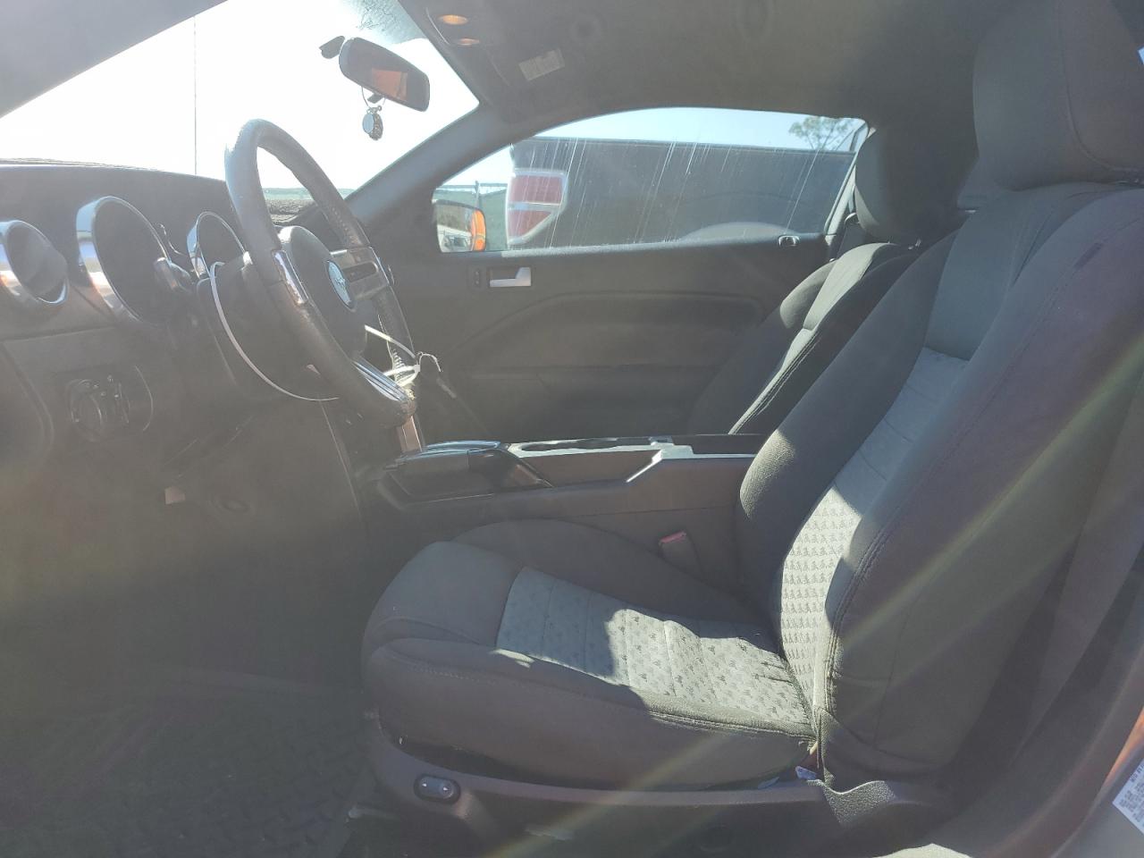 2008 Ford Mustang - Image 7