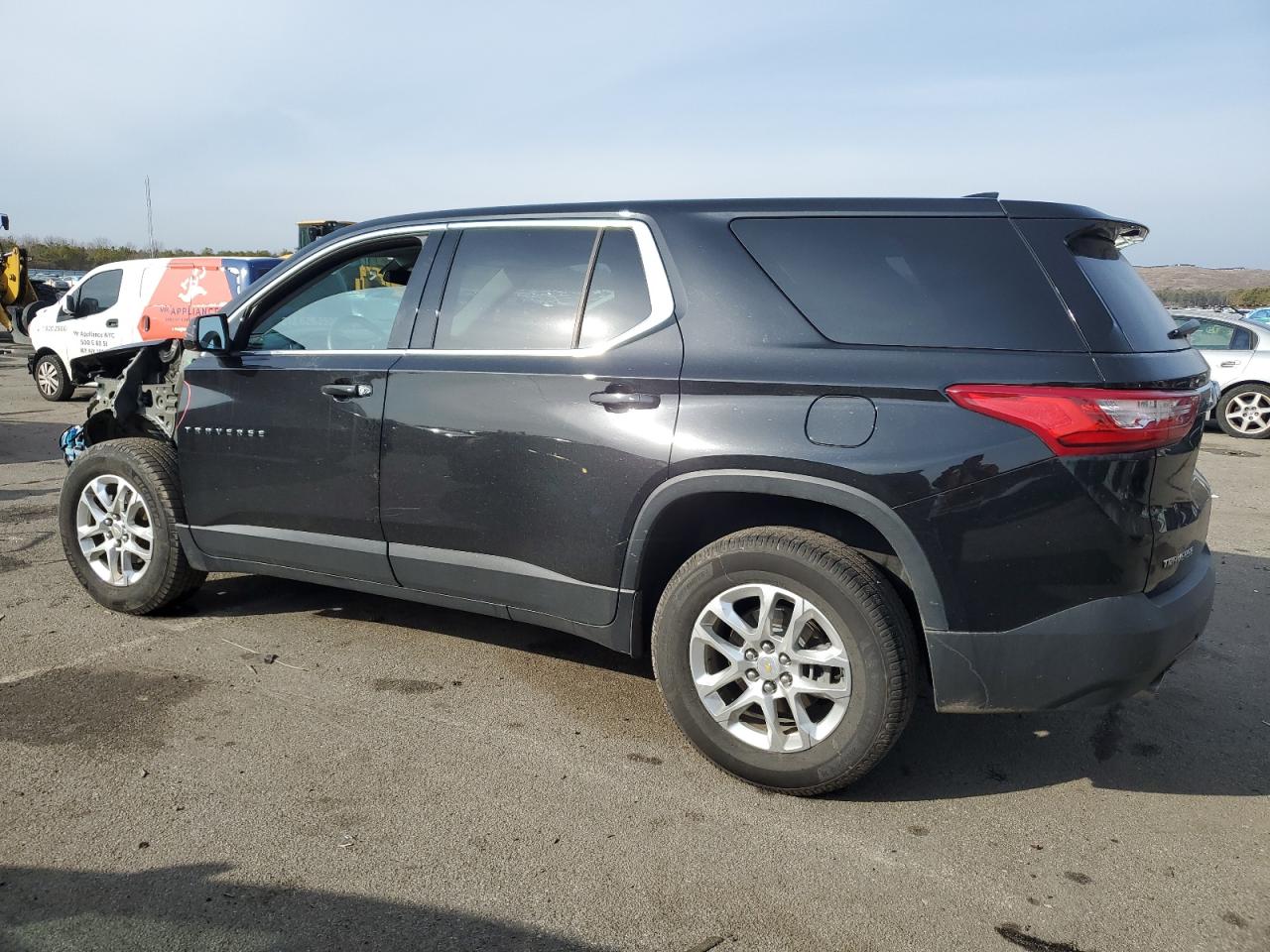 2020 Chevrolet Traverse - Image 2