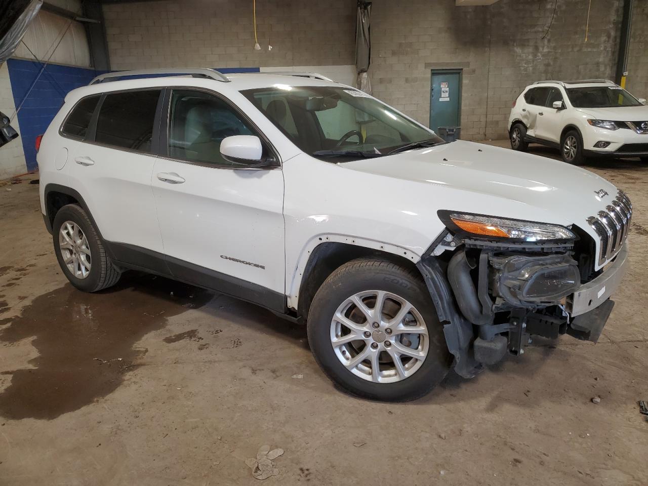 2017 Jeep Grand Cherokee - Image 4