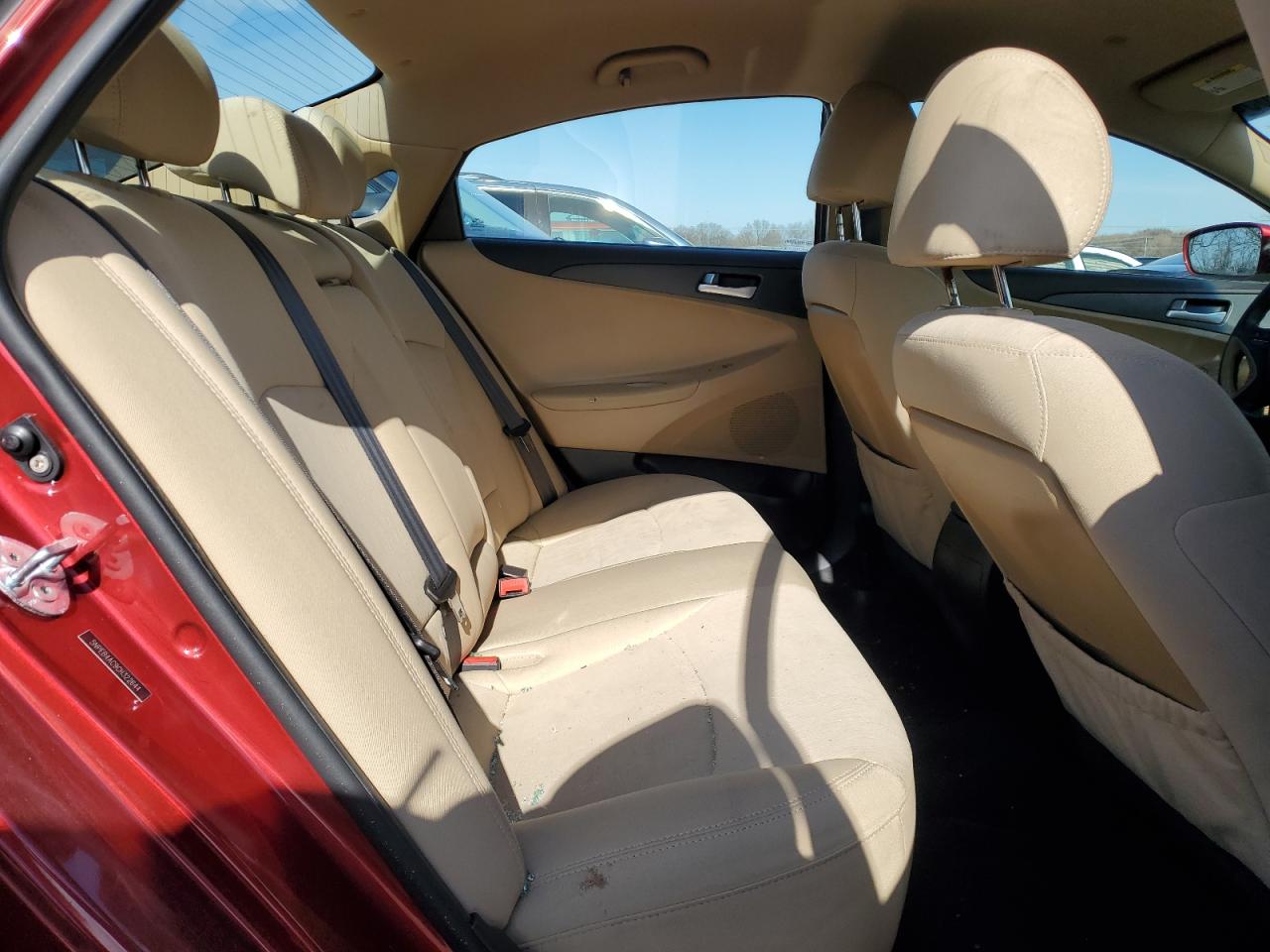 2012 Hyundai Sonata - Image 10