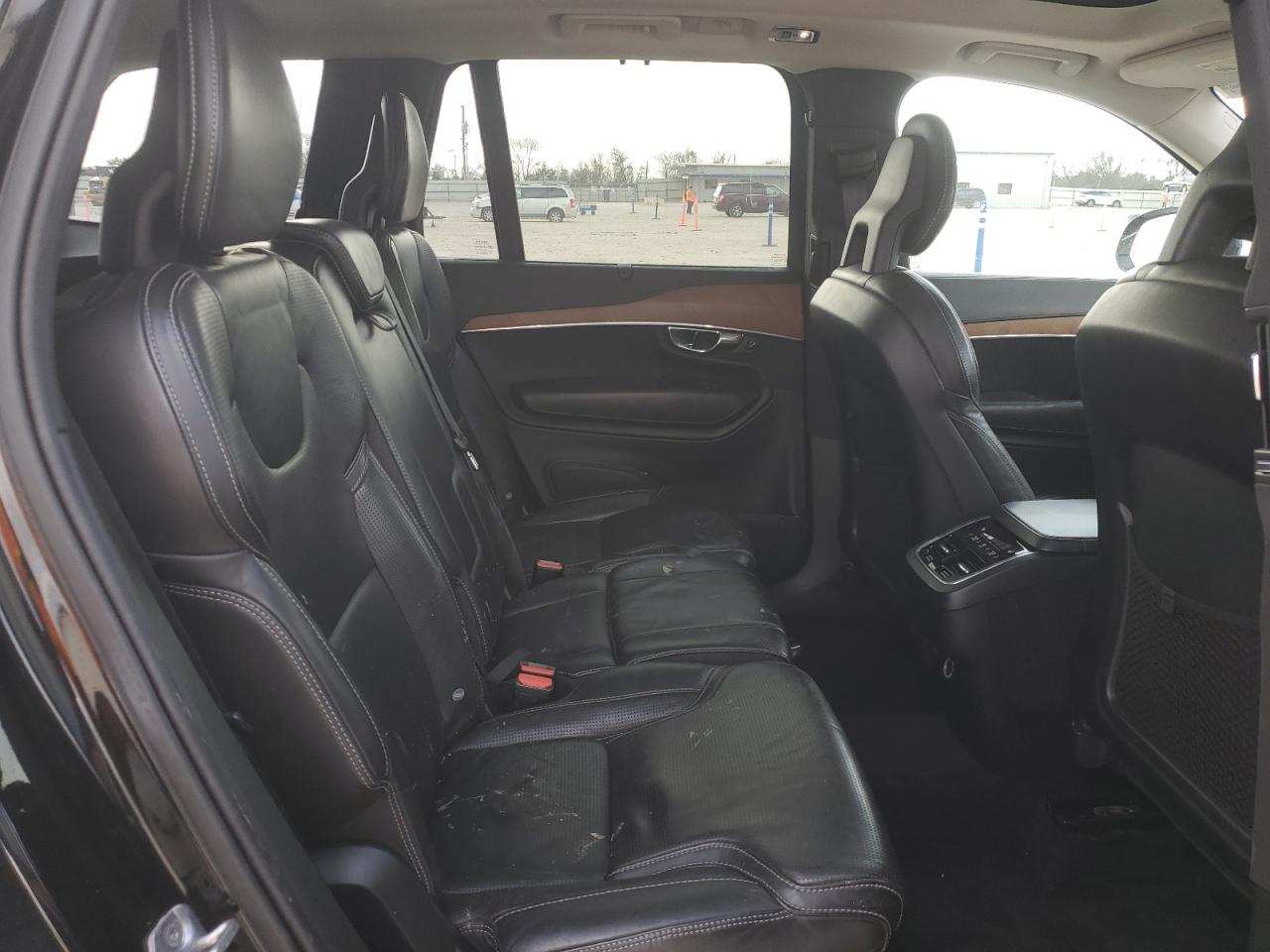 2016 Volvo XC90 - Image 11