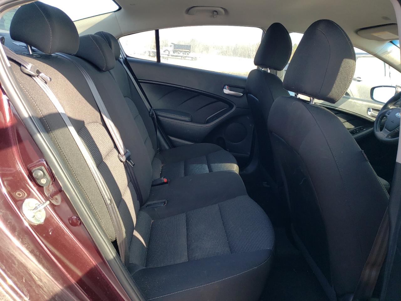 2017 Kia Forte - Image 10