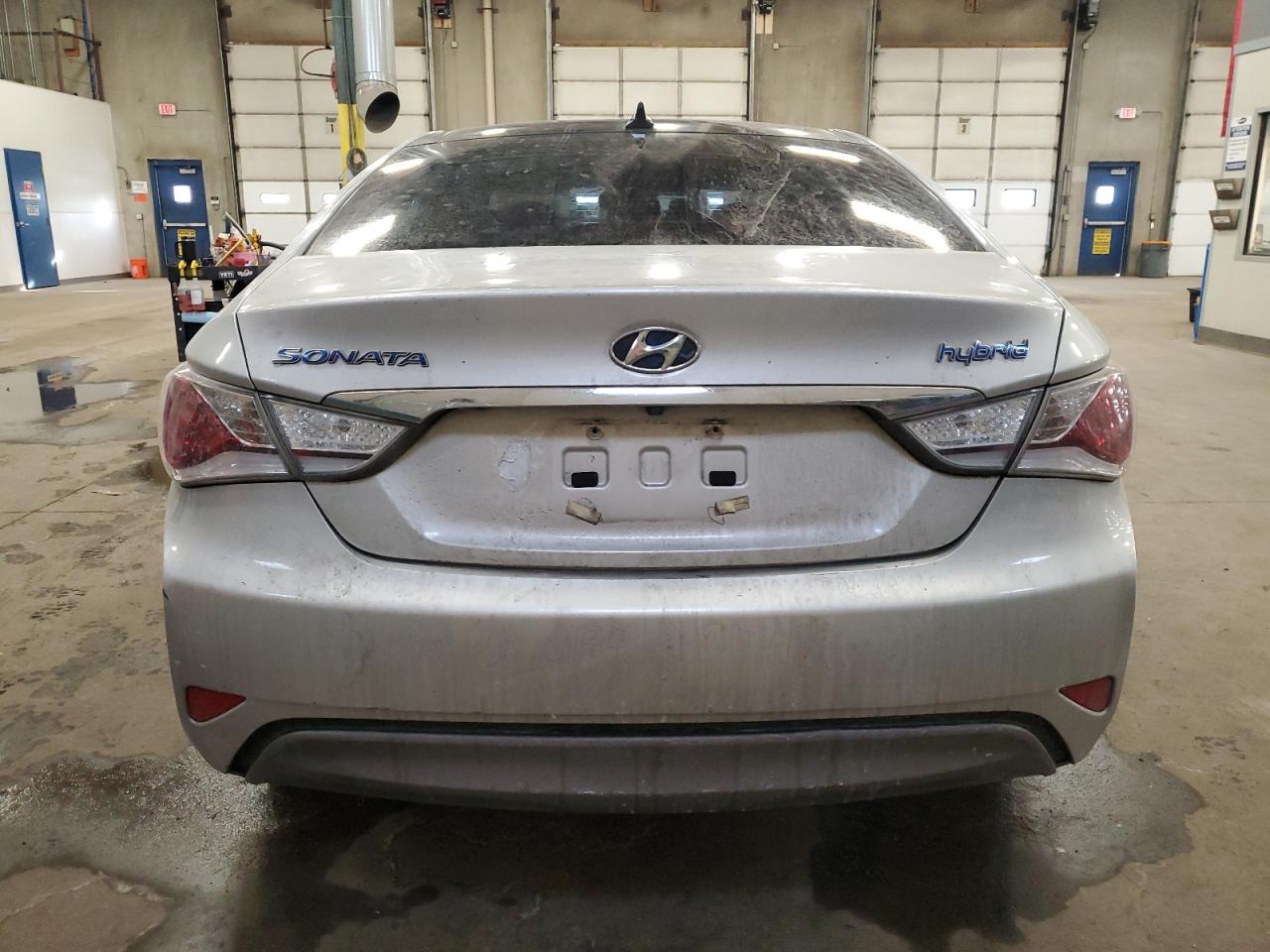 2012 Hyundai Sonata - Image 6