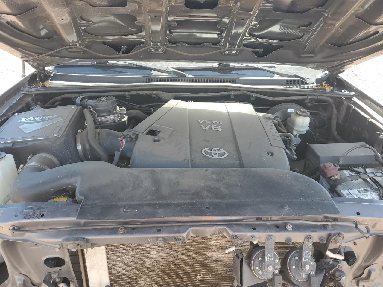 2015 Toyota Tacoma - Image 12