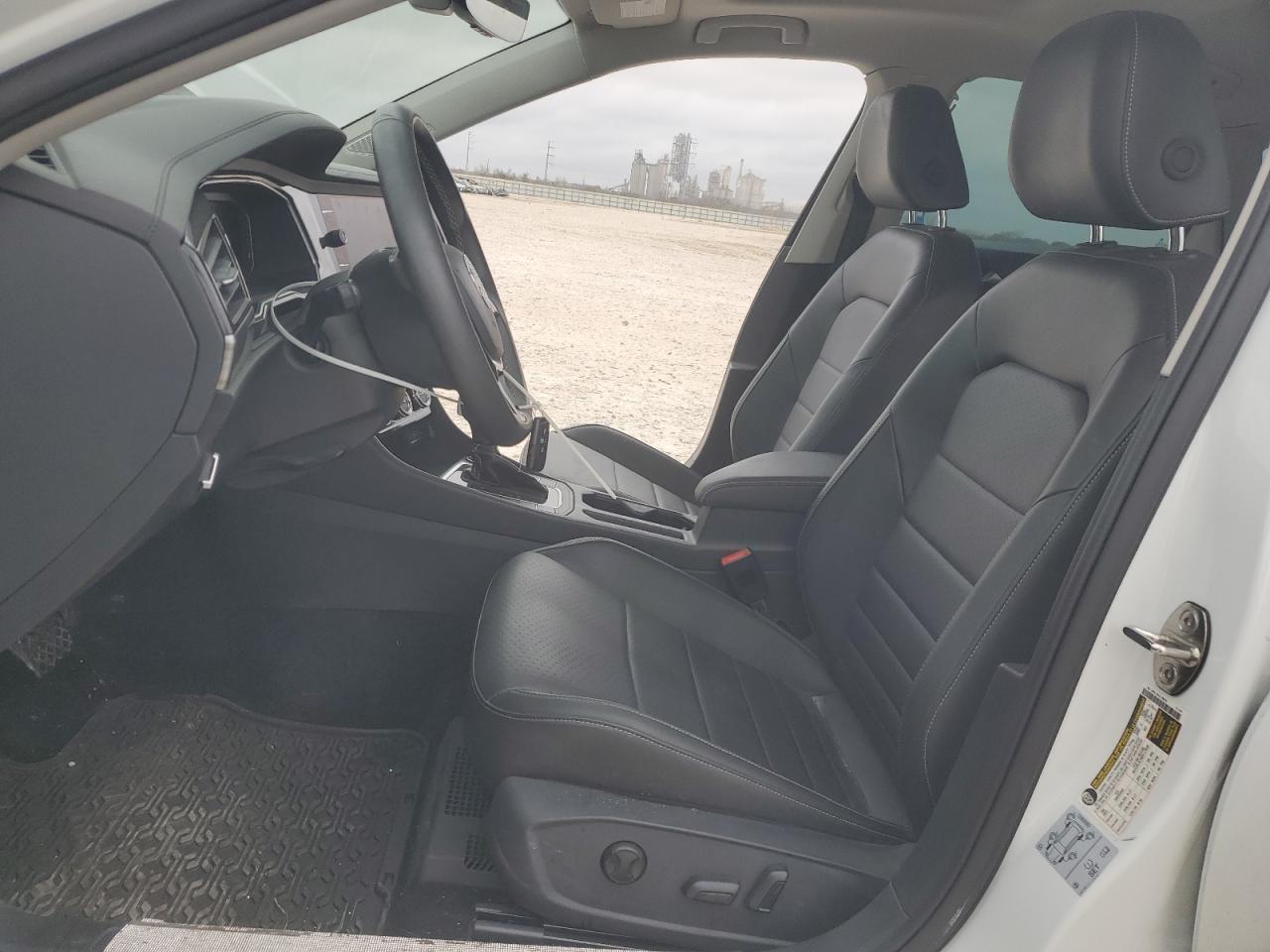 2021 Volkswagen Jetta - Image 7