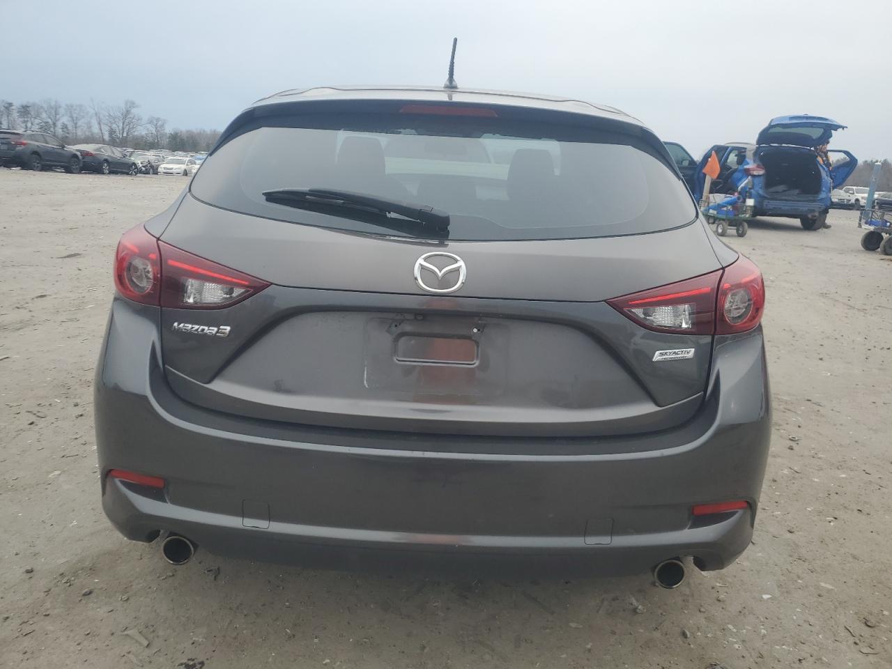 2017 Mazda 3 - Image 6