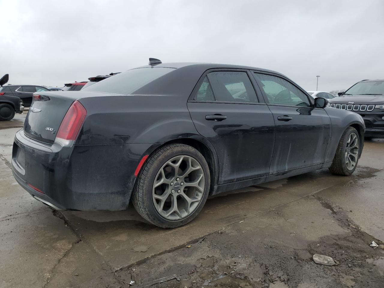 2015 Chrysler 300 - Image 3