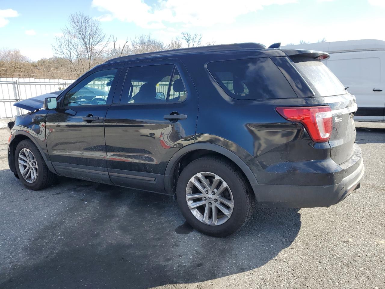 2016 Ford Explorer - Image 2