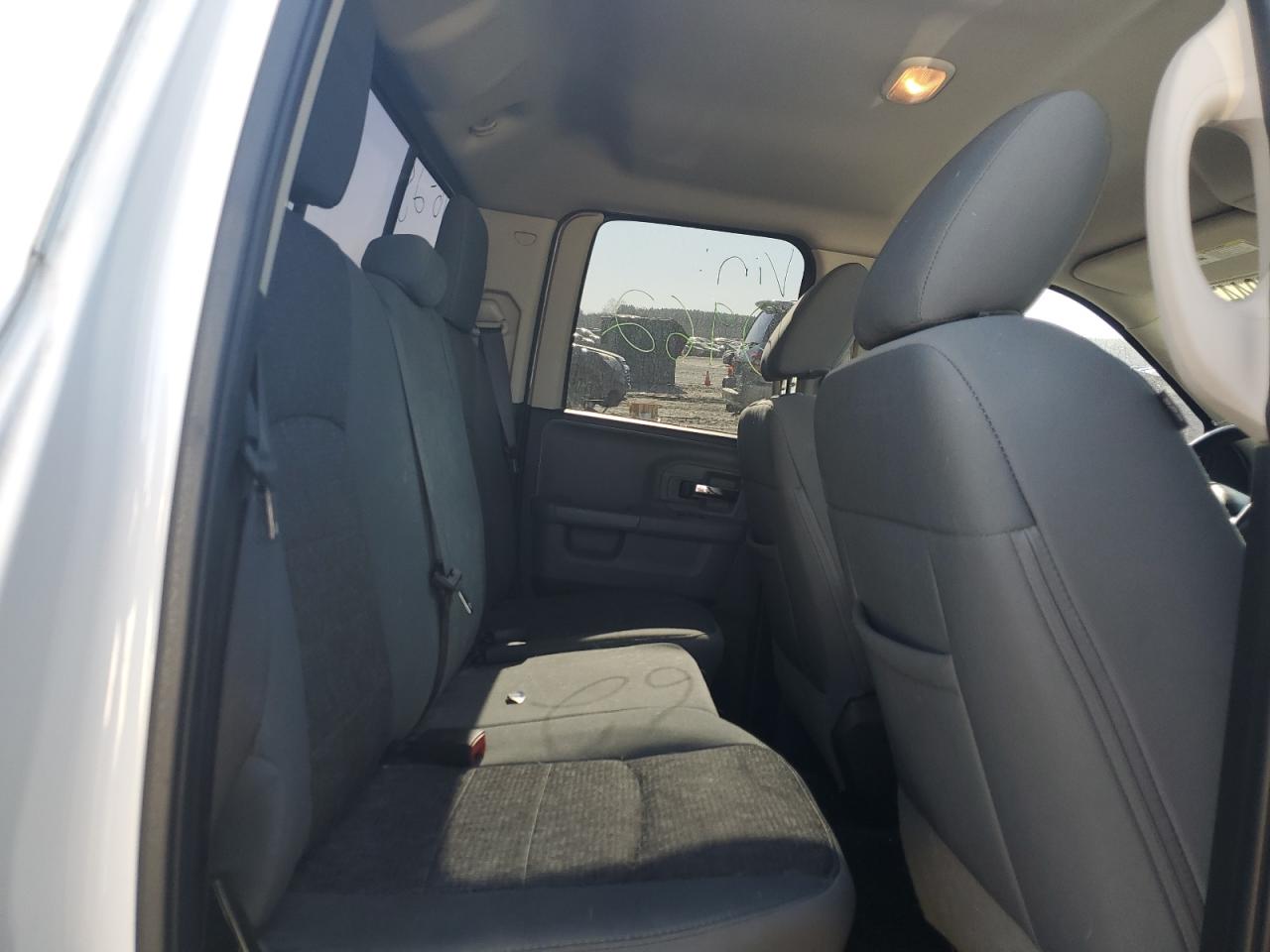 2015 RAM 1500 - Image 10