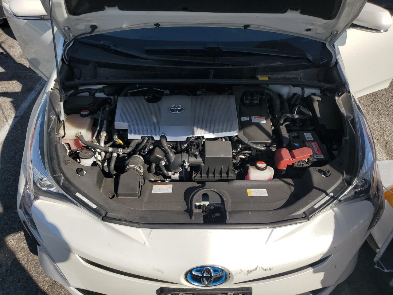 2016 Toyota Prius - Image 12