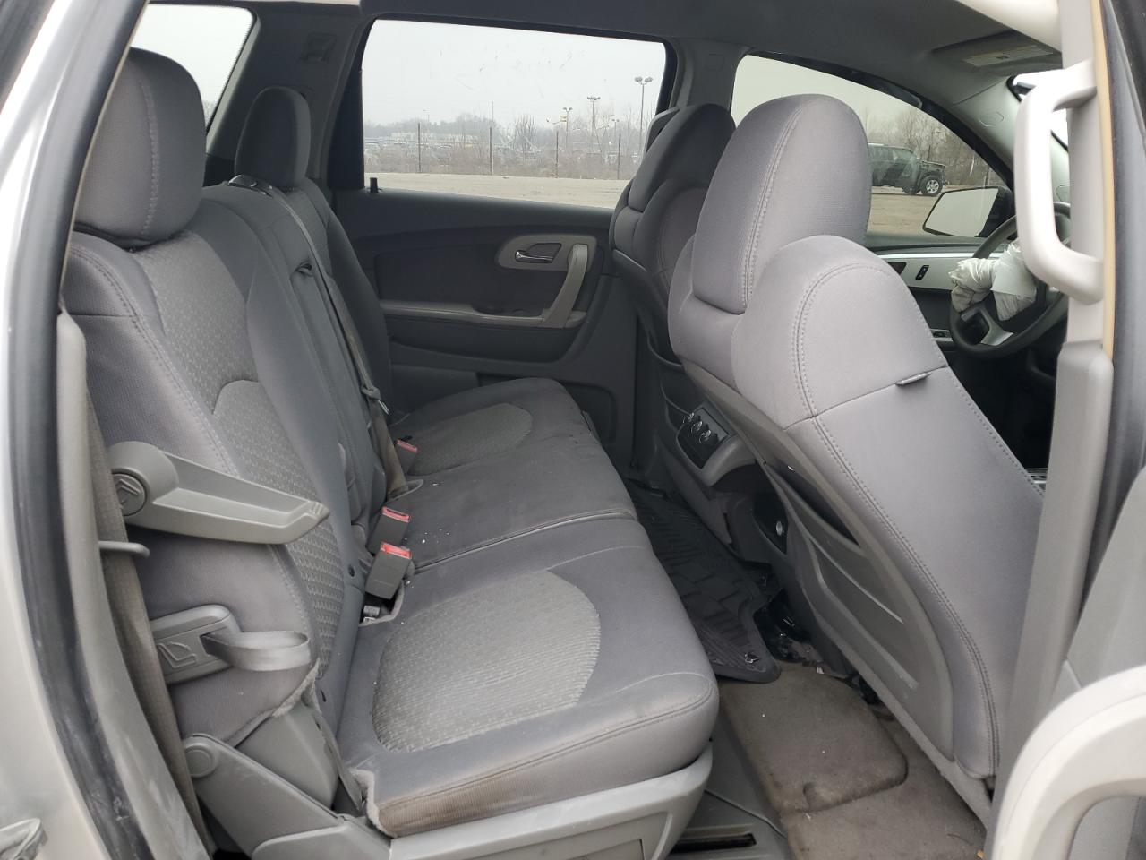 2009 Chevrolet Traverse - Image 12