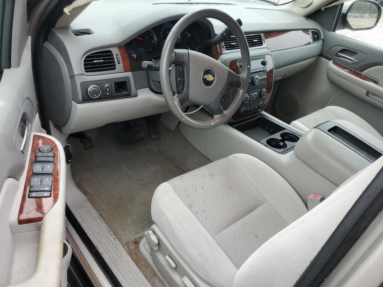 2009 Chevrolet Avalanche - Image 8