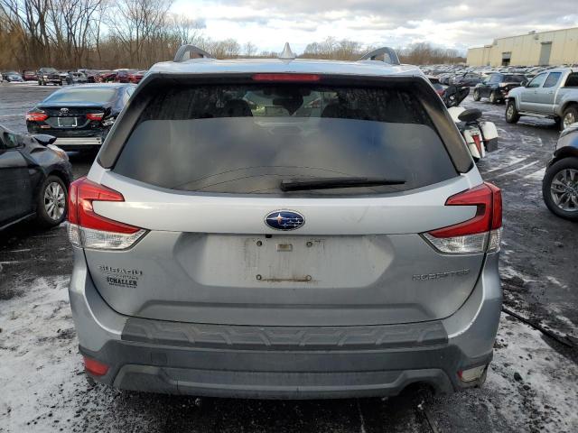 SUBARU FORESTER 2019 Сріблястий