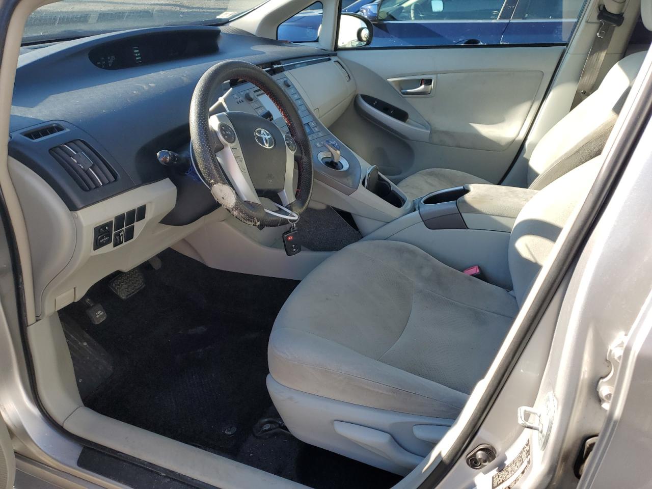 2012 Toyota Prius - Image 7