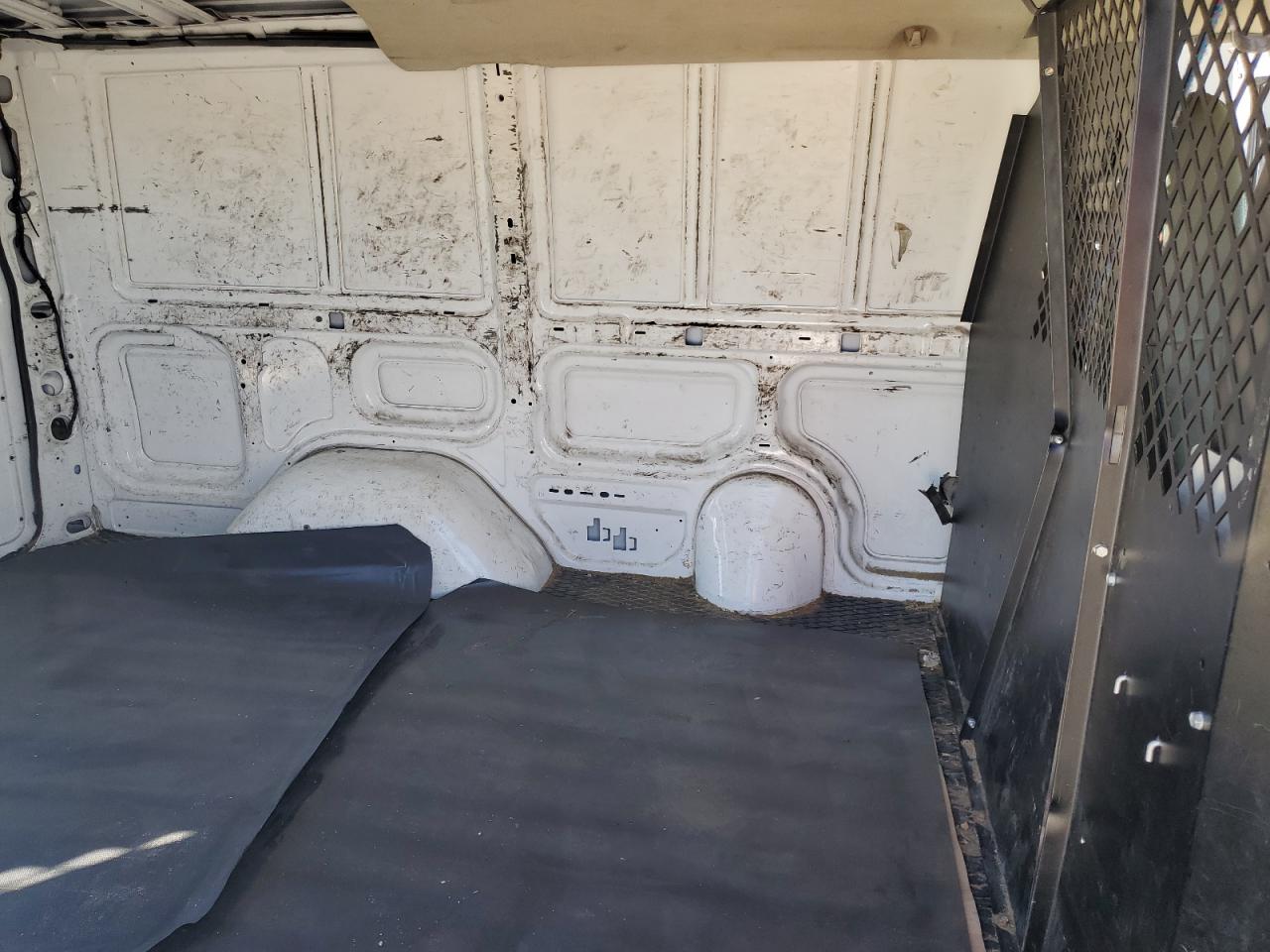 2005 Chevrolet Astro - Image 12