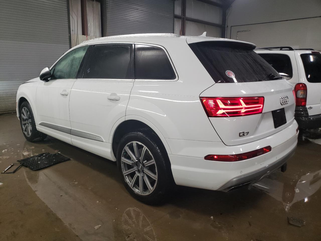 2018 Audi Q7 - Image 2