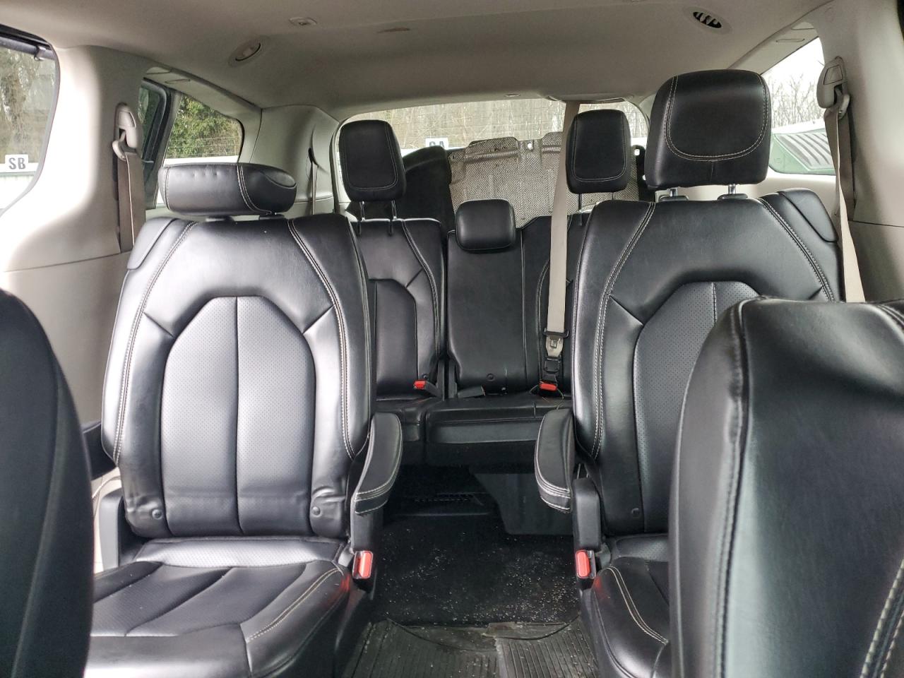 2020 Chrysler Voyager - Image 10