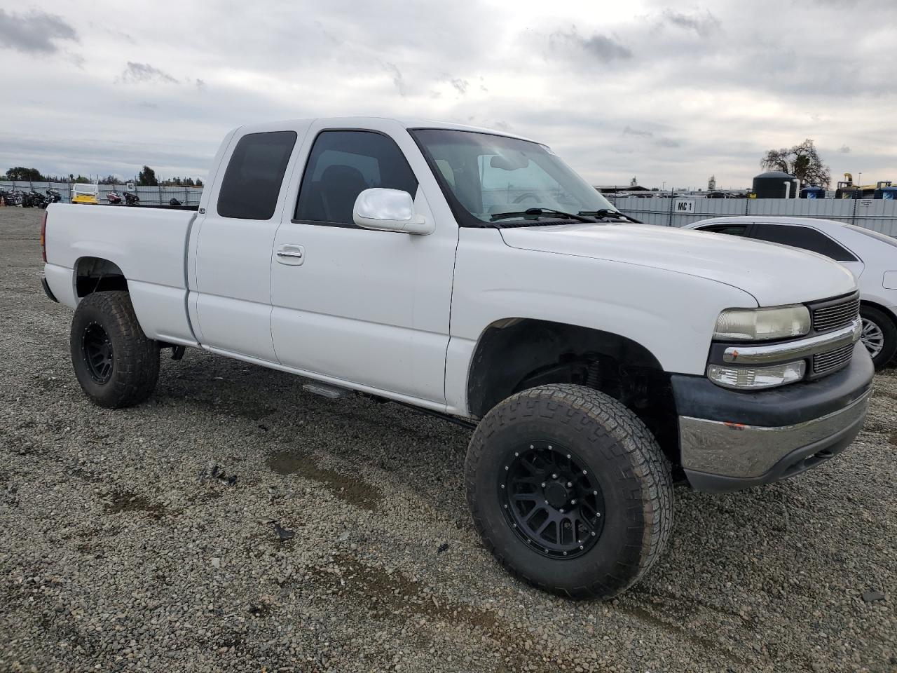 2000 Chevrolet Silverado - Image 4