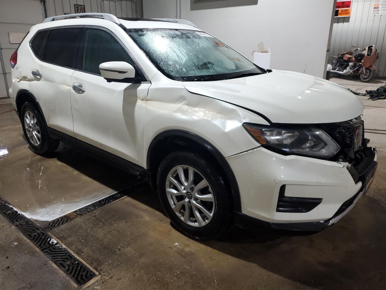 2017 Nissan Rogue - Image 4