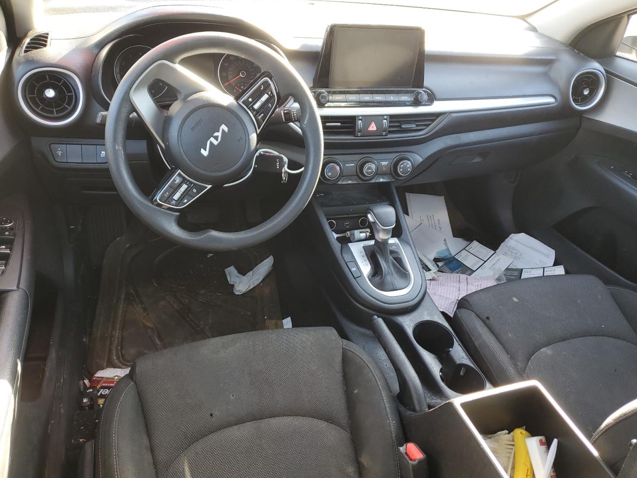 2023 Kia Forte - Image 8