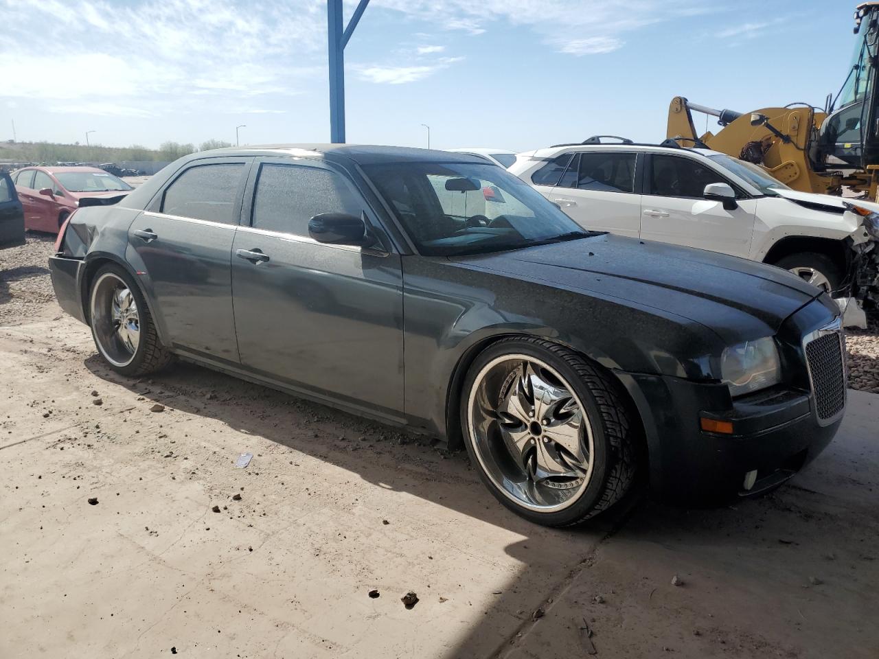 2005 Chrysler 300 - Image 4