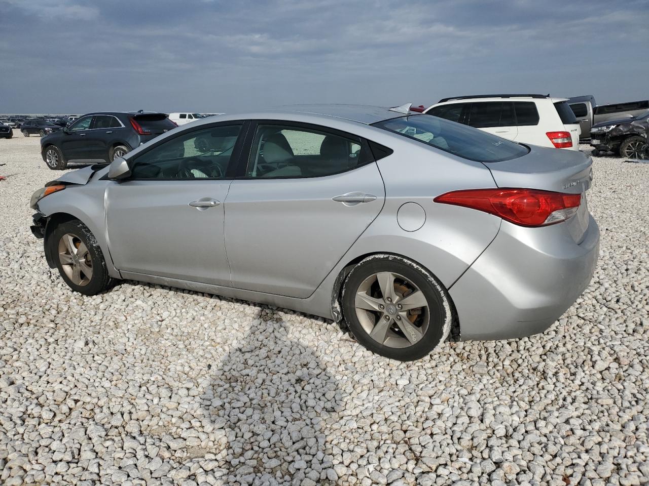 2012 Hyundai Elantra - Image 2