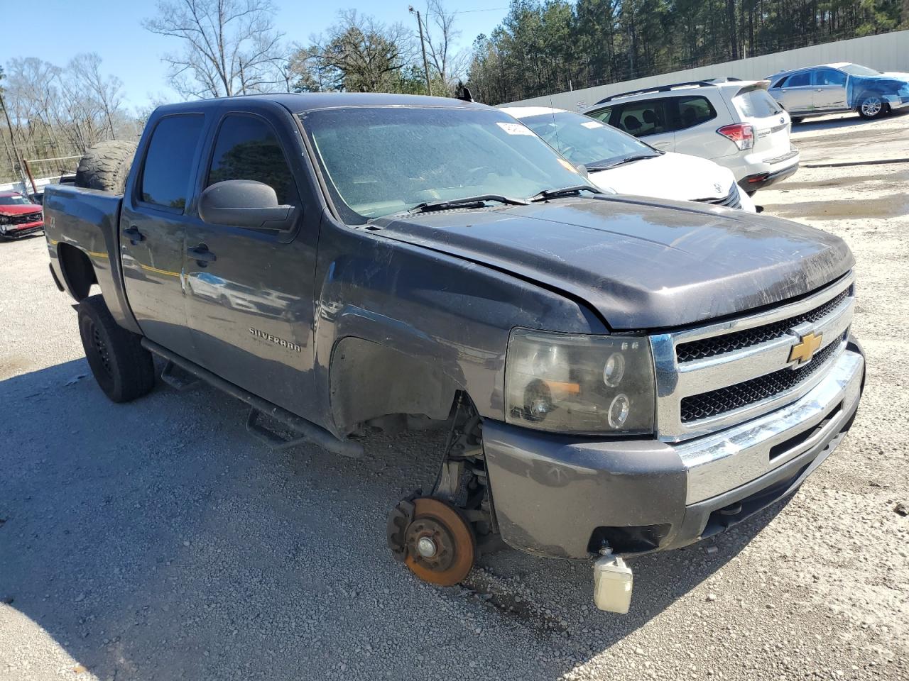 2011 Chevrolet Silverado - Image 4