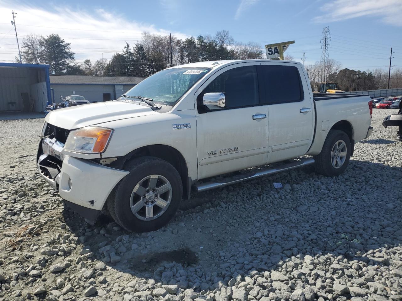 2014 Nissan Titan - Image 1
