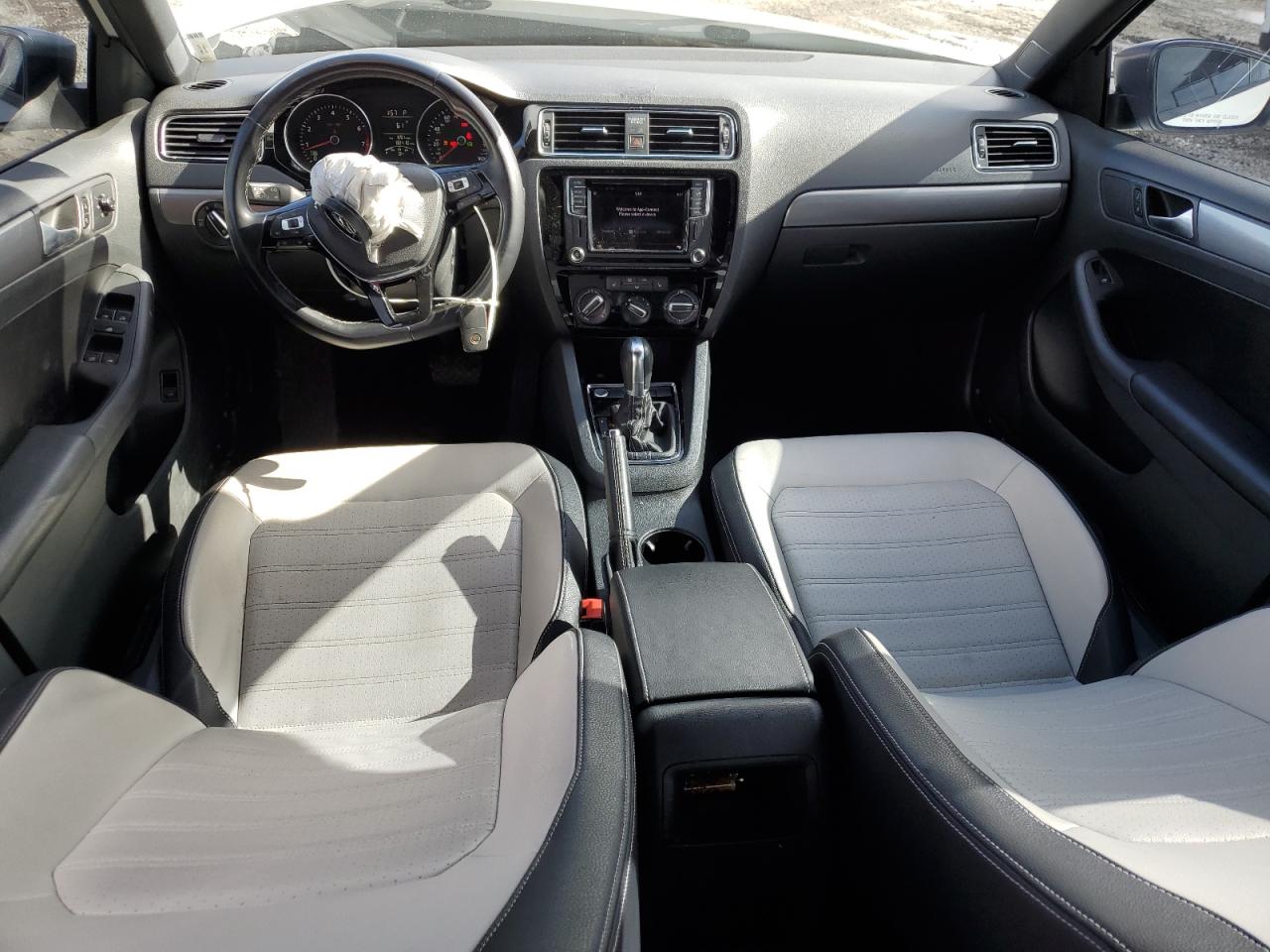 2016 Volkswagen Jetta - Image 8
