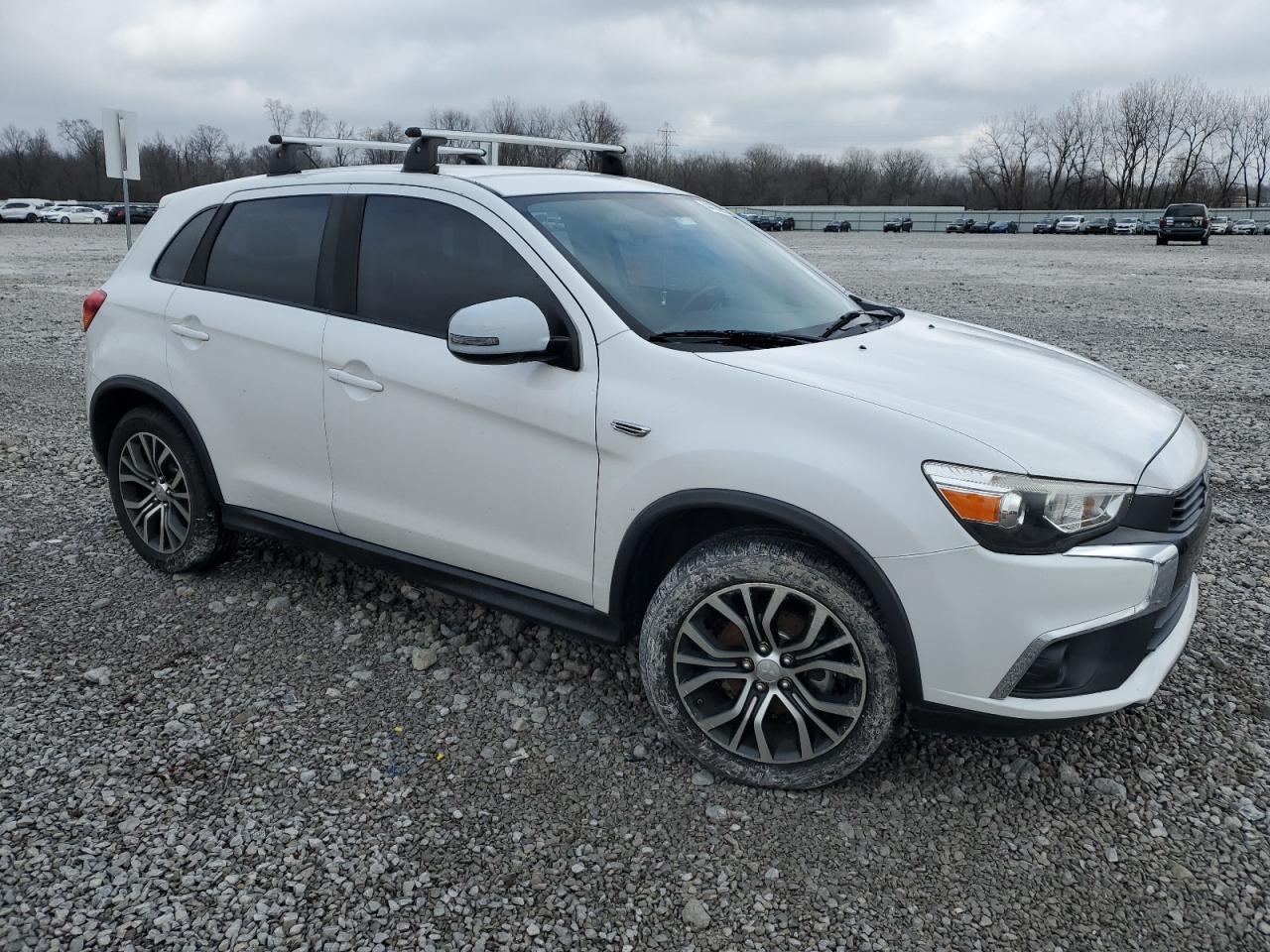 2016 Mitsubishi Outlander - Image 4