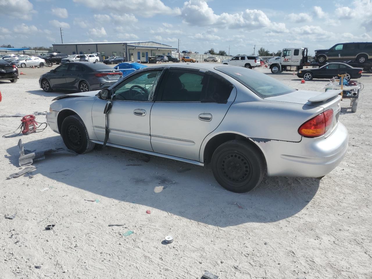 2003 Oldsmobile Alero - Image 2