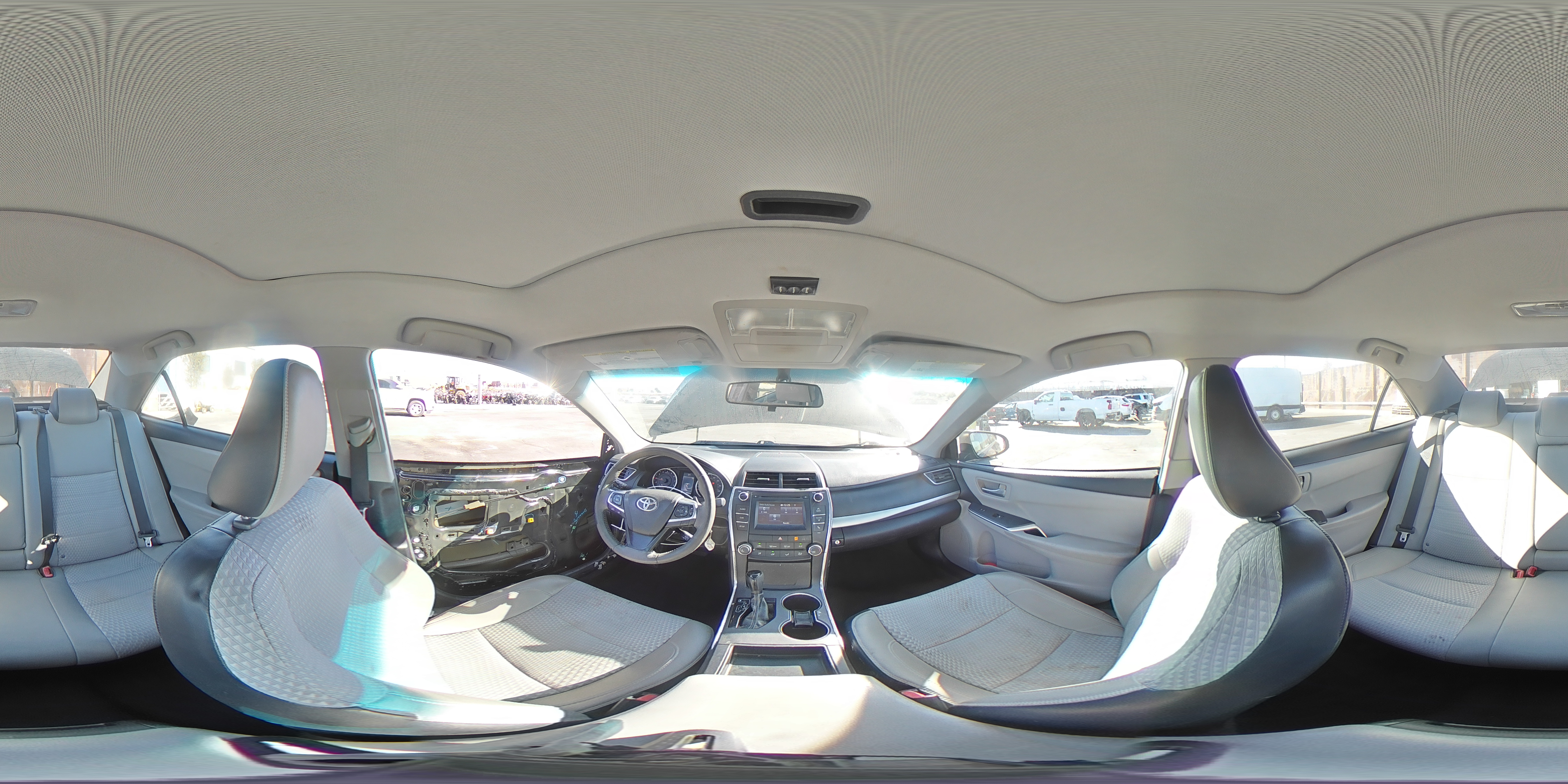 2015 Toyota Camry - Image 12