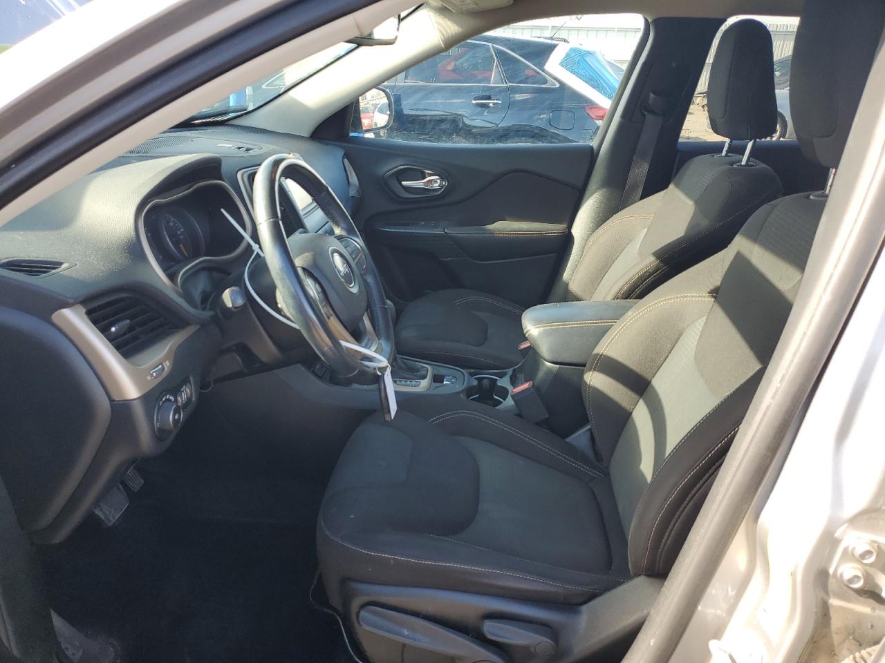 2016 Jeep Grand Cherokee - Image 7
