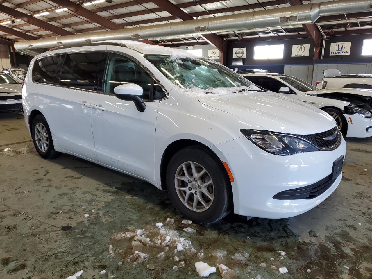 2020 Chrysler Voyager - Image 4