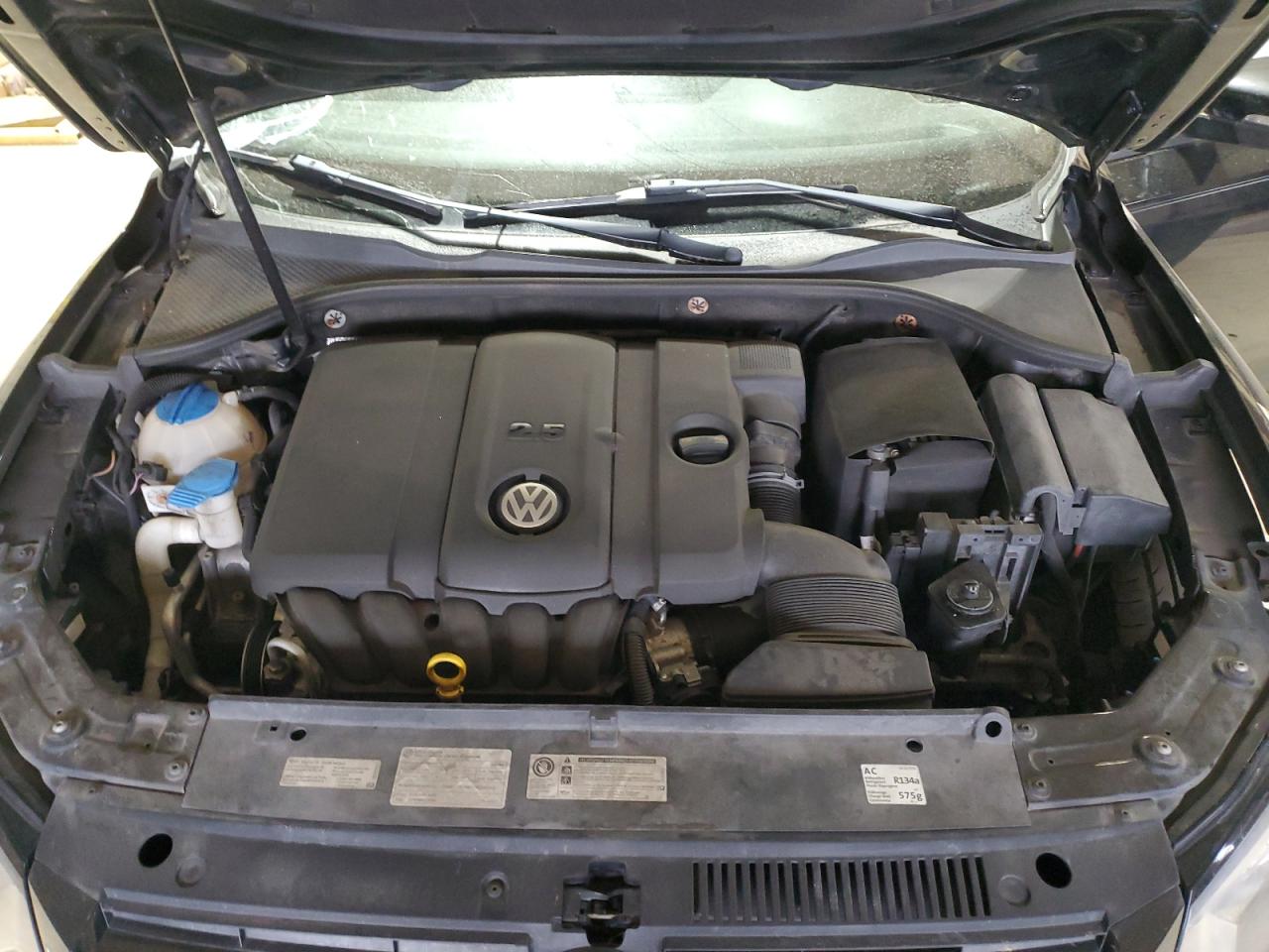 2014 Volkswagen Passat - Image 13