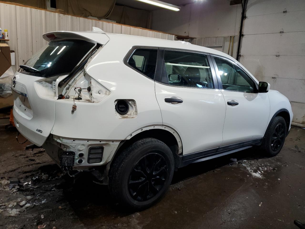 2017 Nissan Rogue - Image 3