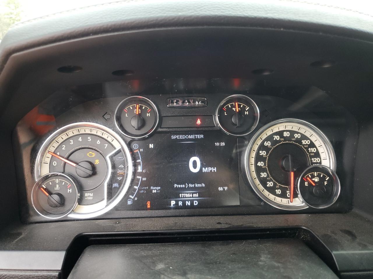 2014 RAM 1500 - Image 9
