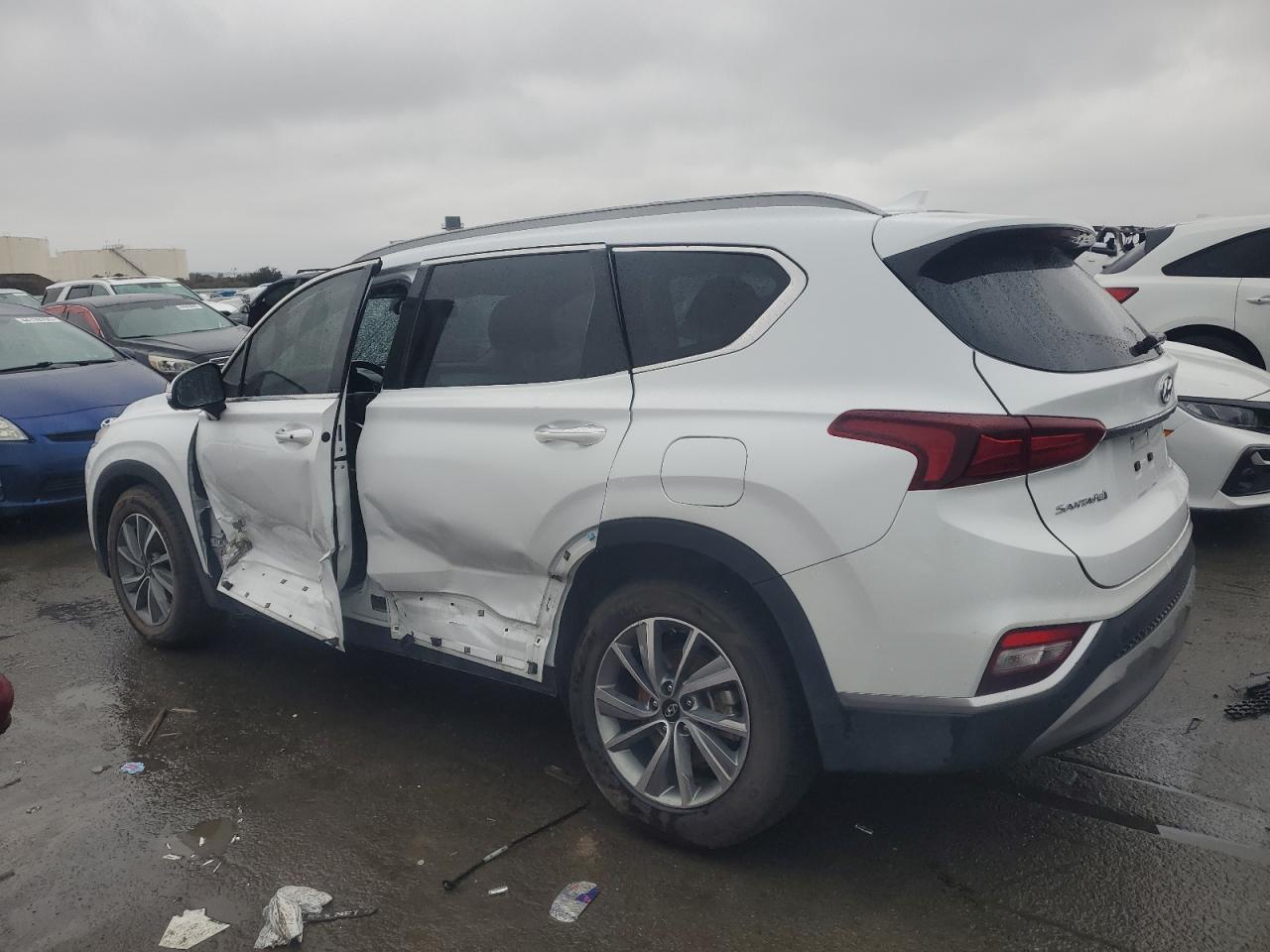 2019 Hyundai Santa Fe - Image 2