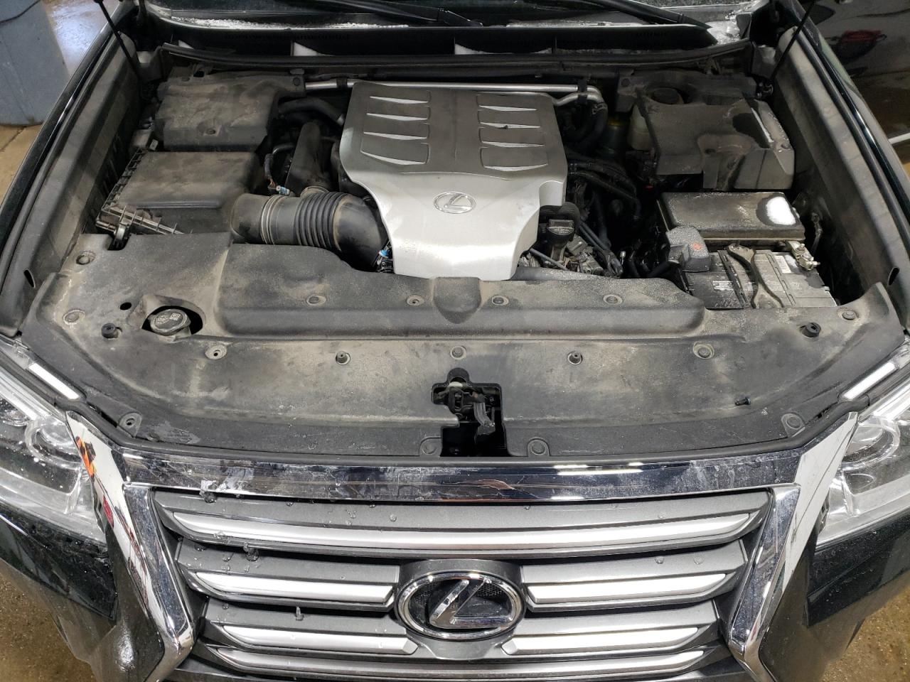 2015 Lexus GX - Image 12