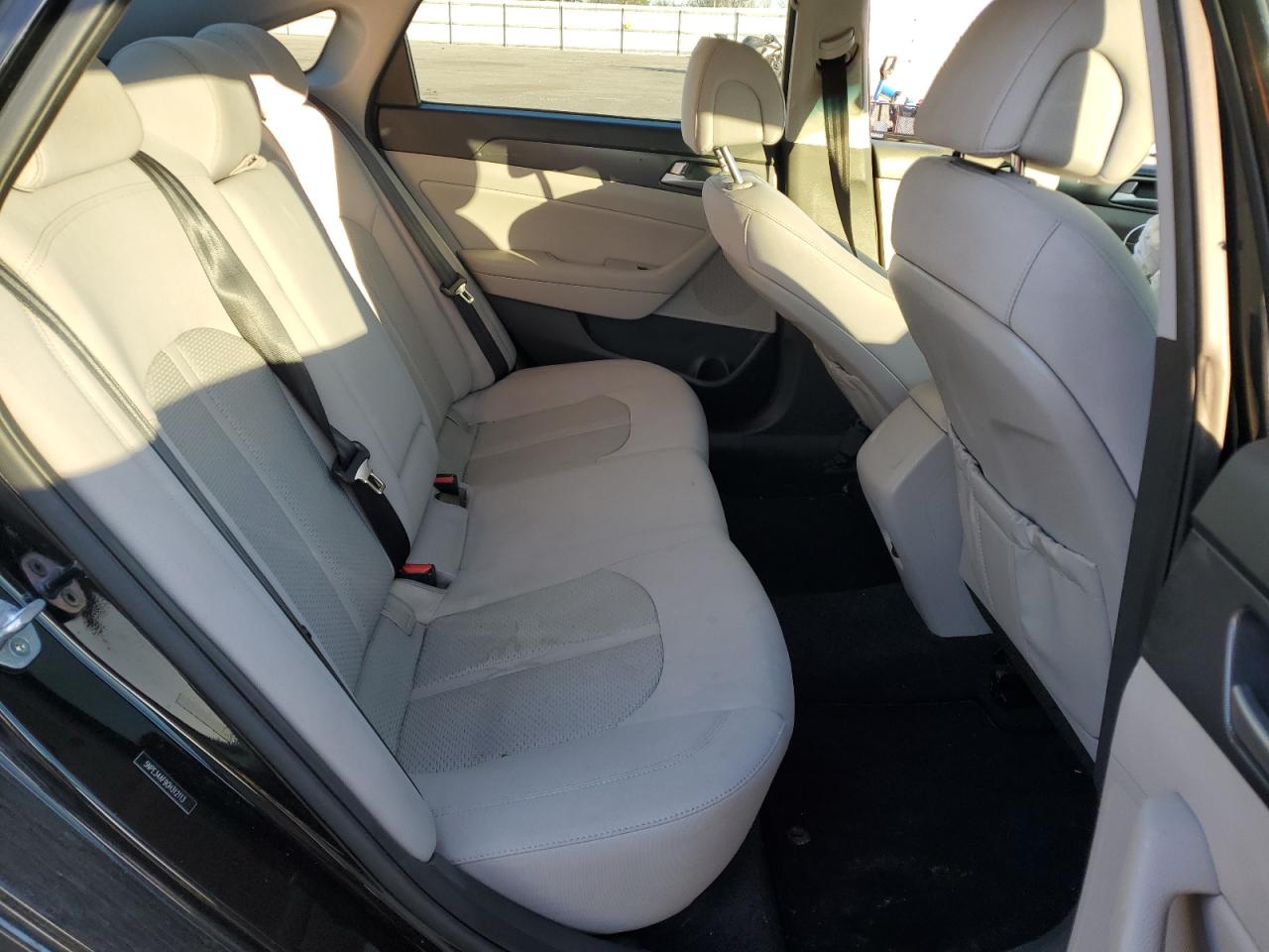 2016 Hyundai Sonata - Image 10