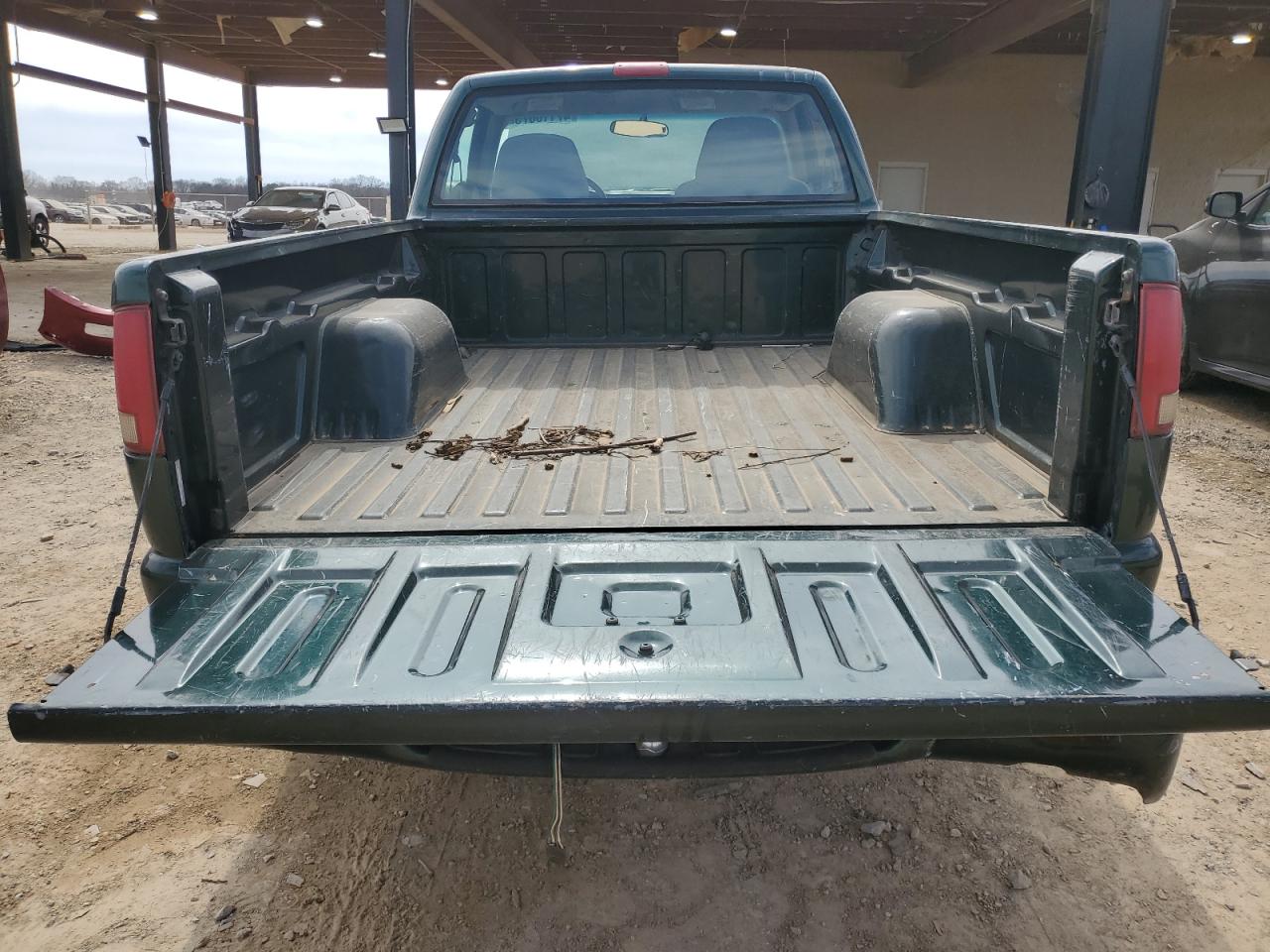 2003 Chevrolet S-10 Pickup - Image 10