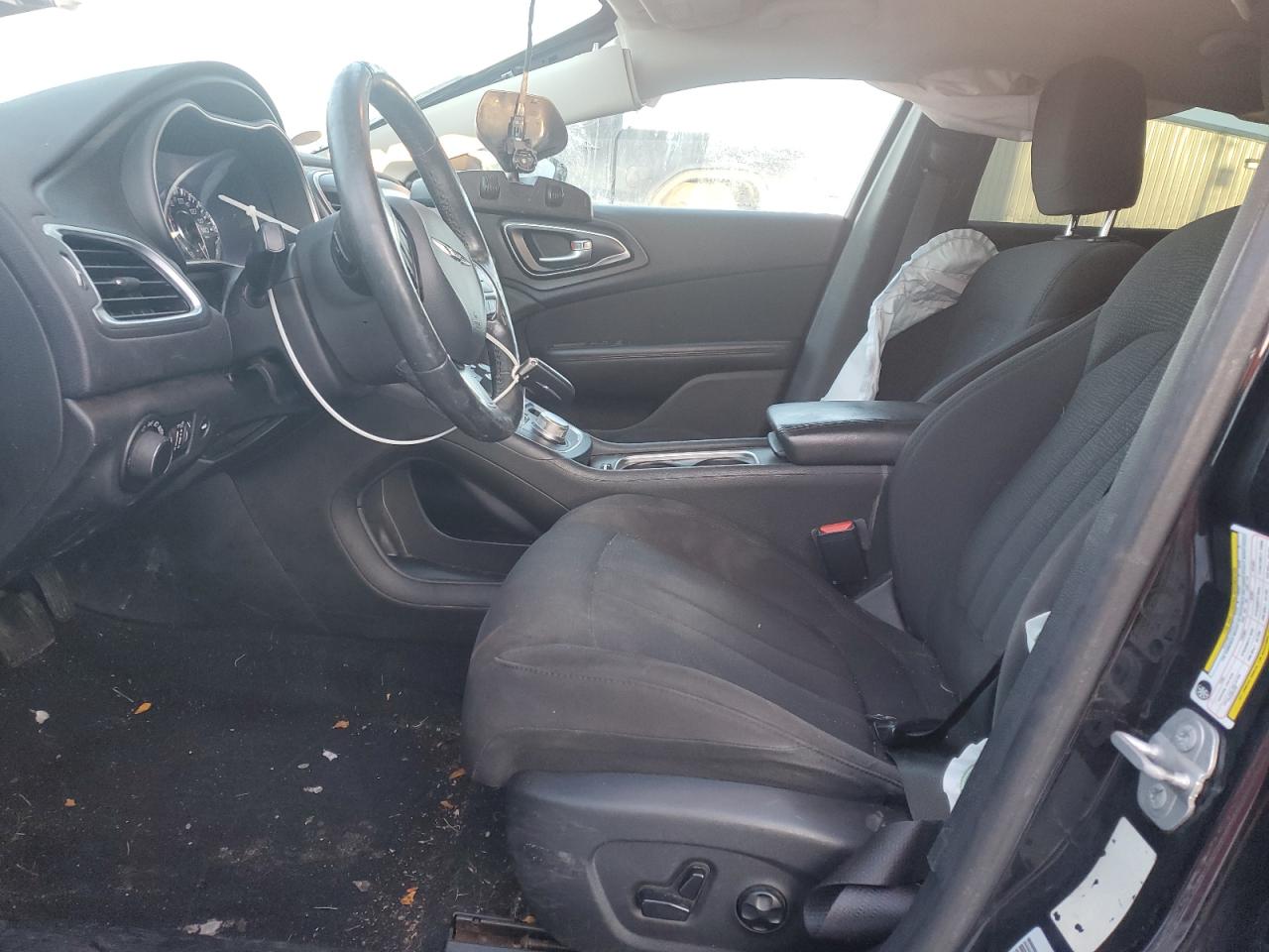 2015 Chrysler 200 - Image 7
