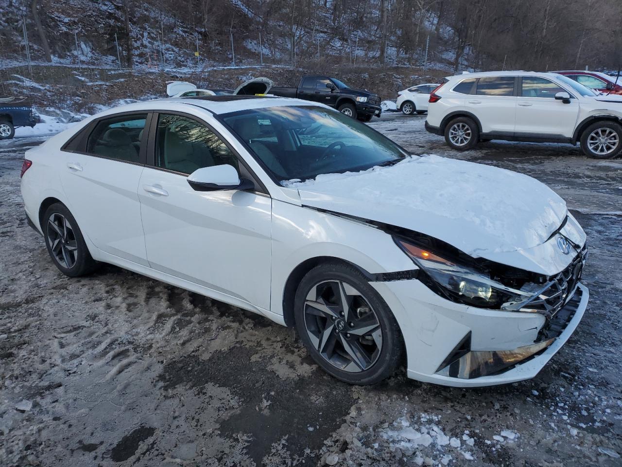 2021 Hyundai Elantra - Image 4