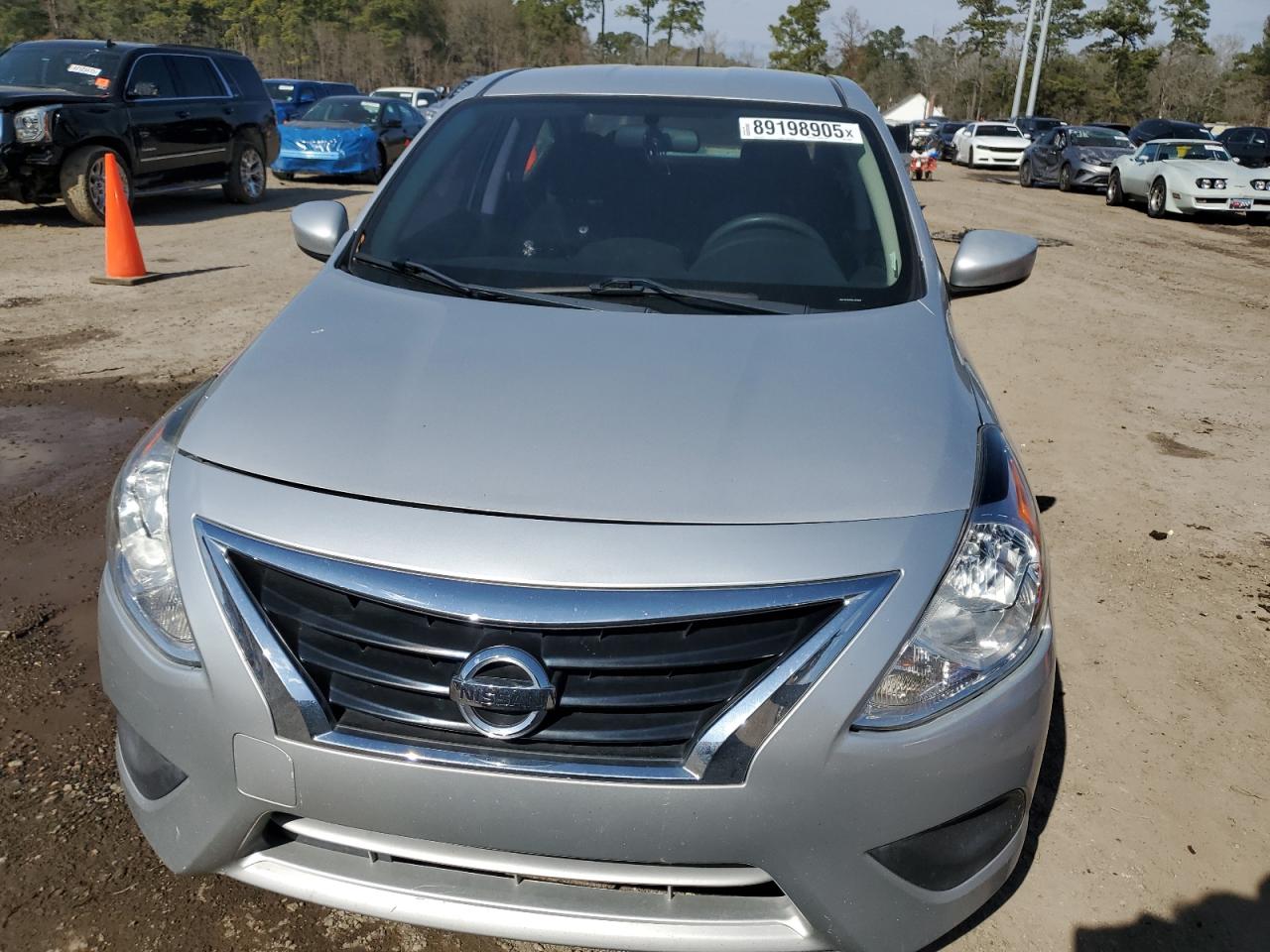 2019 Nissan Versa - Image 5